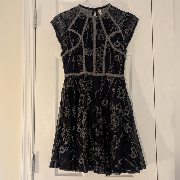 Free People Dresses & Skirts - FP Laurel Lace Minidress Size 0